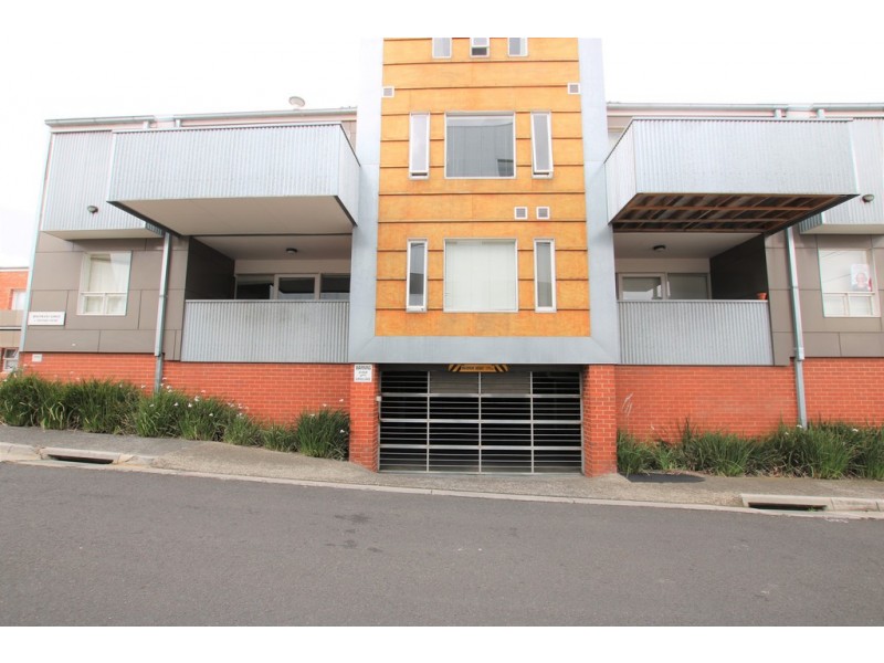 10/1 Pottery Court, Brunswick VIC 3056