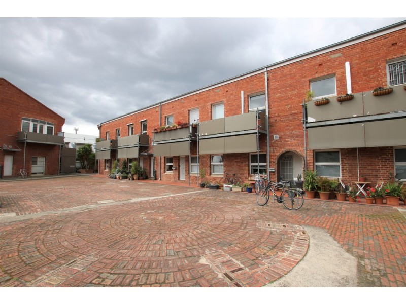 10/1 Pottery Court, Brunswick VIC 3056