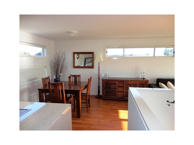 2/16 Lorensen Avenue, Coburg North VIC 3058