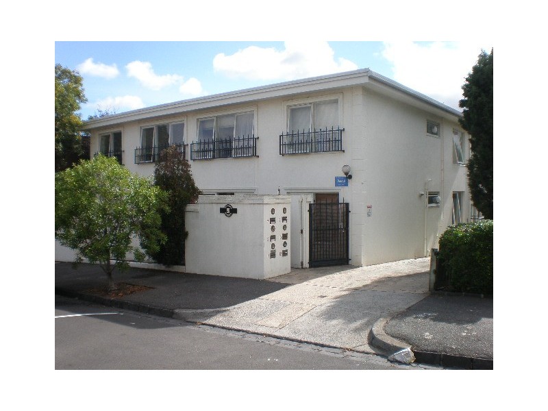 4/5 Allard Street, Brunswick West VIC 3055