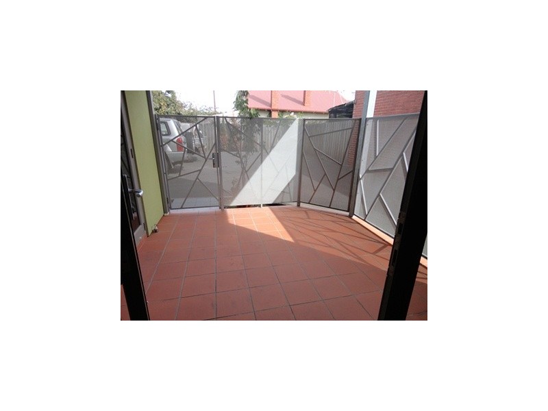 1/87 Gaffney Street, Coburg VIC 3058