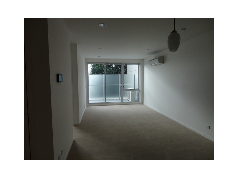 27/8 Berkeley Street, Doncaster VIC 3108