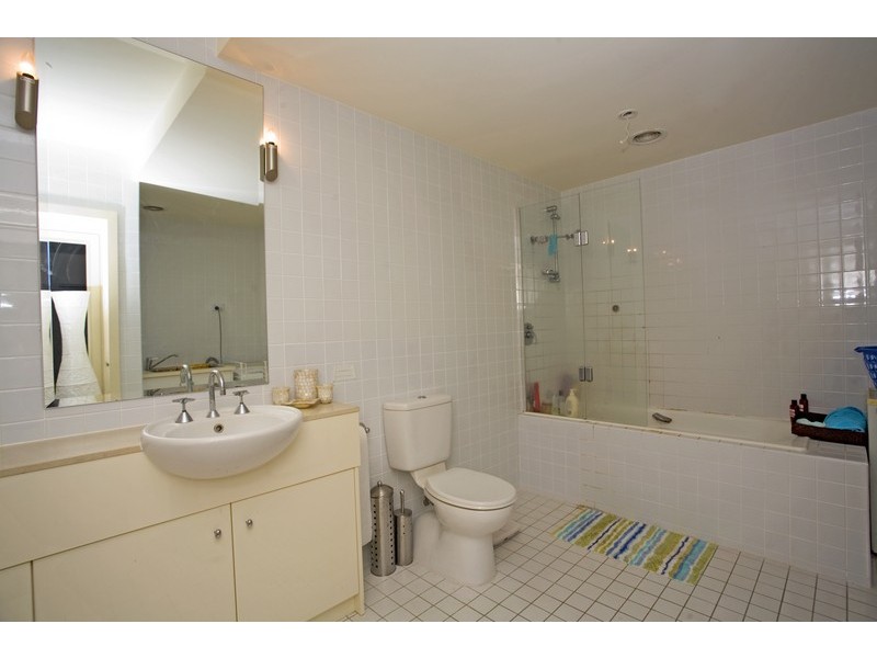 11/42-50 Napier Crescent, Essendon VIC 3040