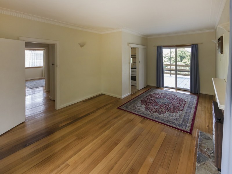 6 St James Road, Heidelberg VIC 3084