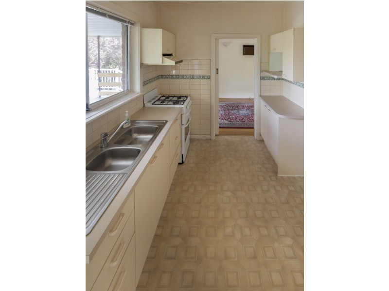 6 St James Road, Heidelberg VIC 3084