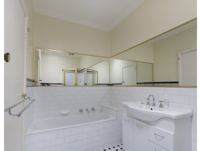 6 St James Road, Heidelberg VIC 3084