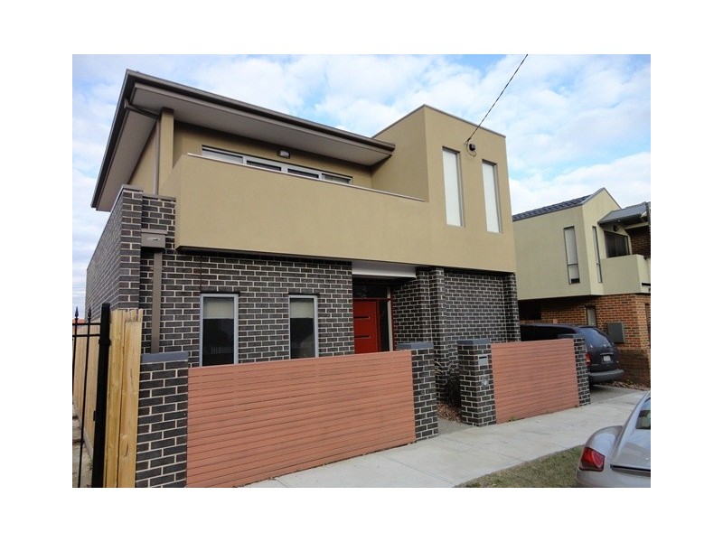 8 Warne Street, Brunswick VIC 3056