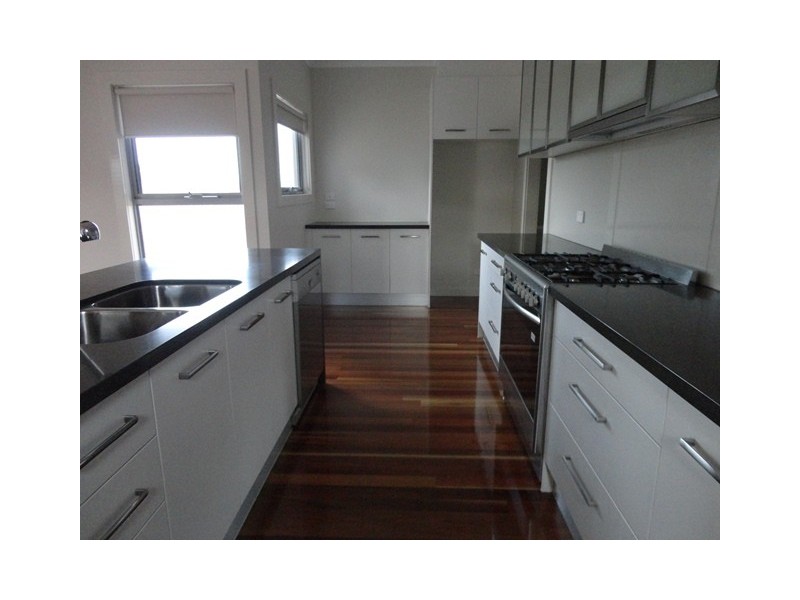 8 Warne Street, Brunswick VIC 3056