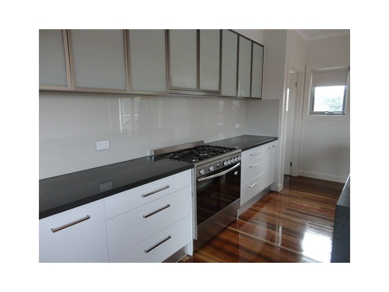 8 Warne Street, Brunswick VIC 3056