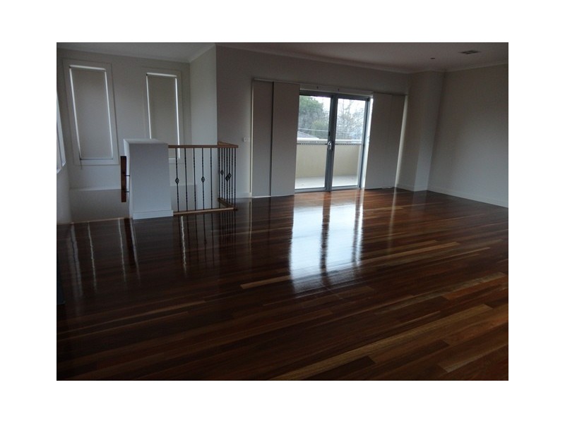 8 Warne Street, Brunswick VIC 3056