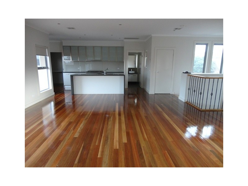 8 Warne Street, Brunswick VIC 3056