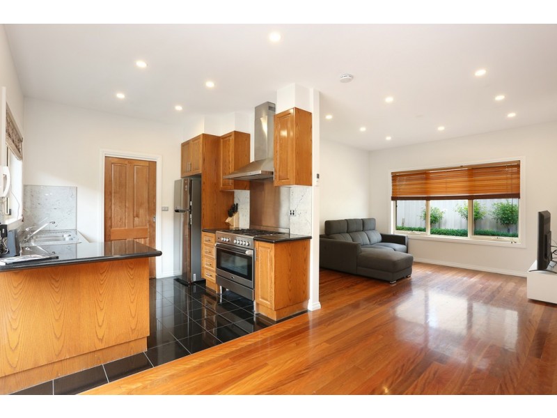 2/24 Westgate Street, Pascoe Vale South VIC 3044