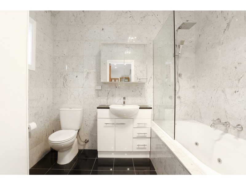 2/24 Westgate Street, Pascoe Vale South VIC 3044