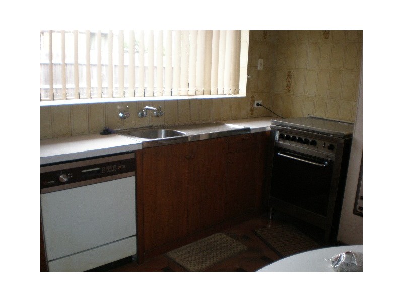 8 Johnson Street, Reservoir VIC 3073