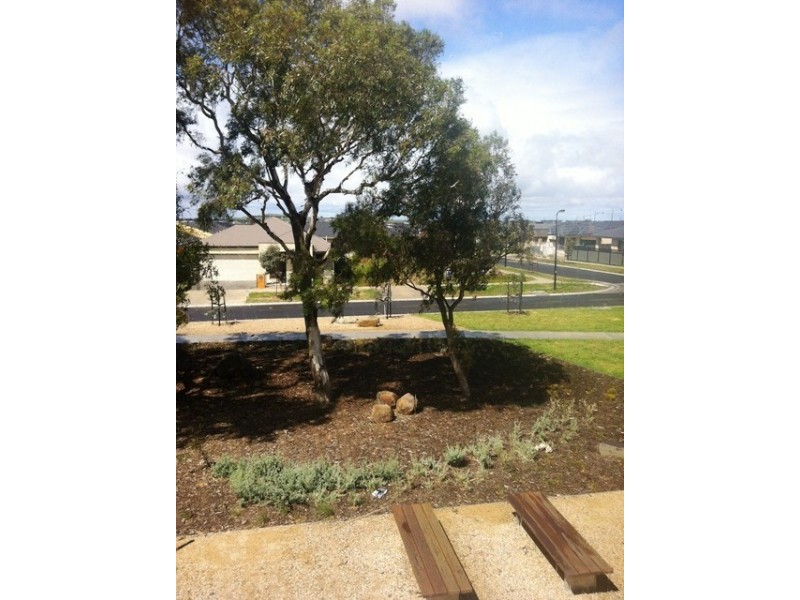 32 Etheridge Lane, Craigieburn VIC 3064