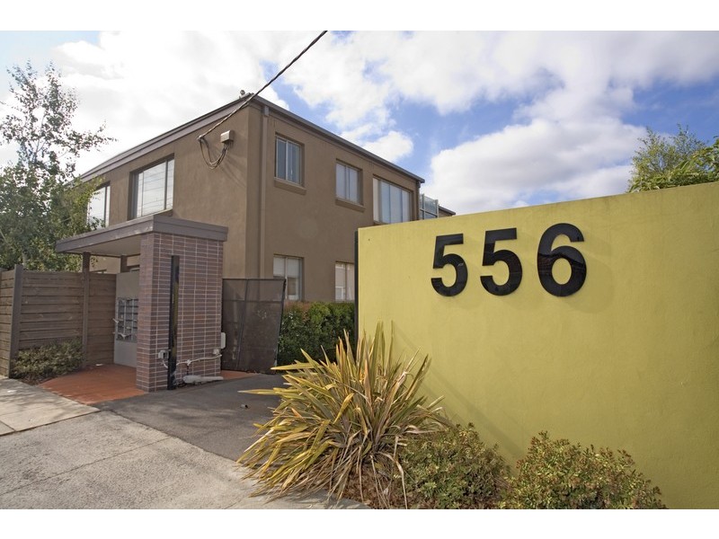 24/556 Moreland Road, Brunswick West VIC 3055