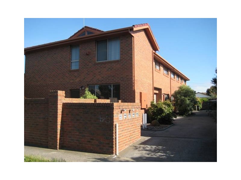 2/139 Weston Street, Brunswick VIC 3056