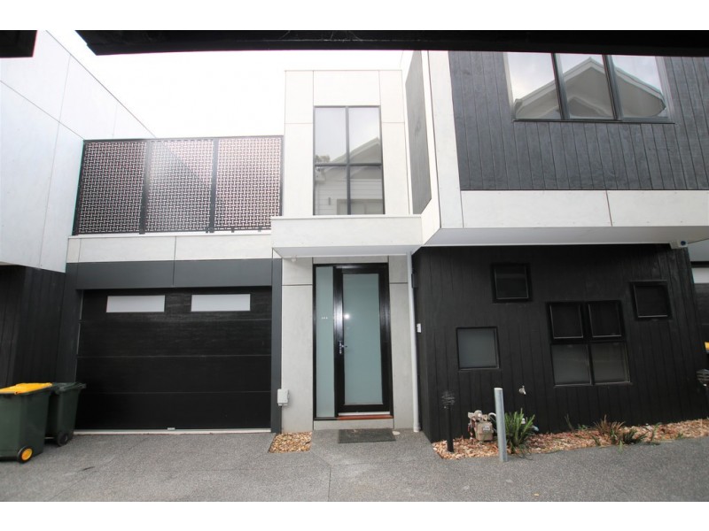 2/1A Teague Avenue, Brunswick VIC 3056