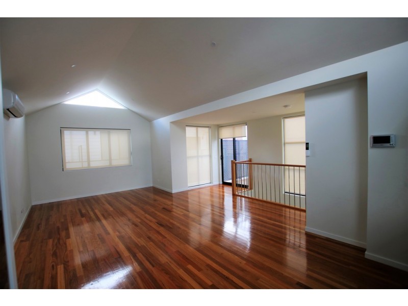 2/1A Teague Avenue, Brunswick VIC 3056