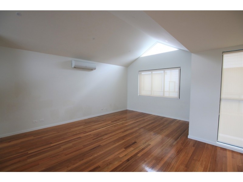 2/1A Teague Avenue, Brunswick VIC 3056