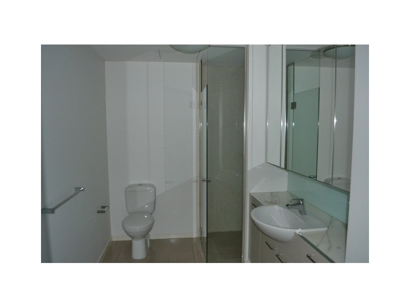 2002/20 Rakaia Way, Docklands VIC 3008