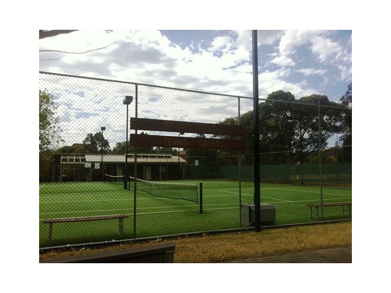 8/17 Hopetoun Avenue, Brunswick West VIC 3055