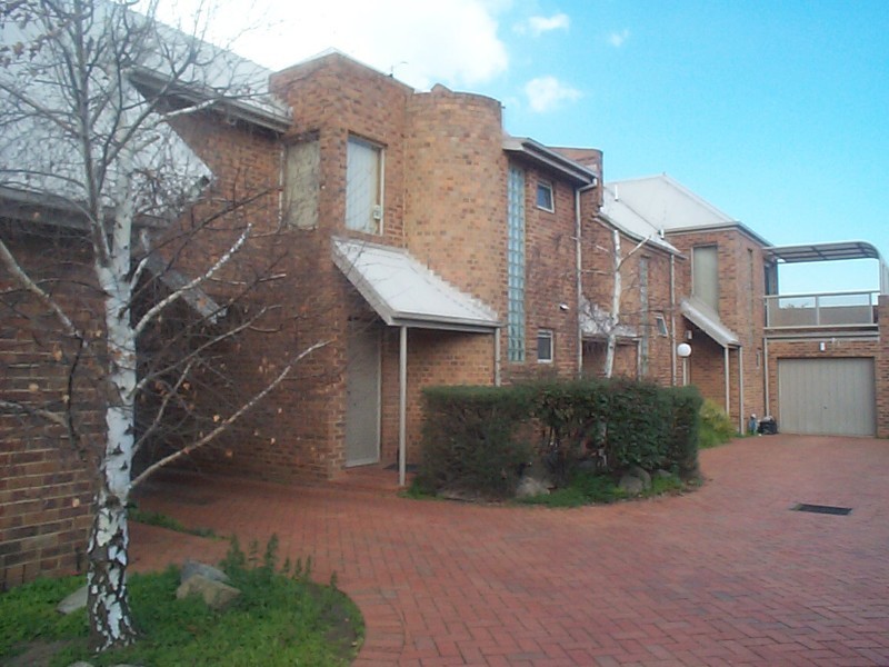 2/36 The Grove, Coburg VIC 3058