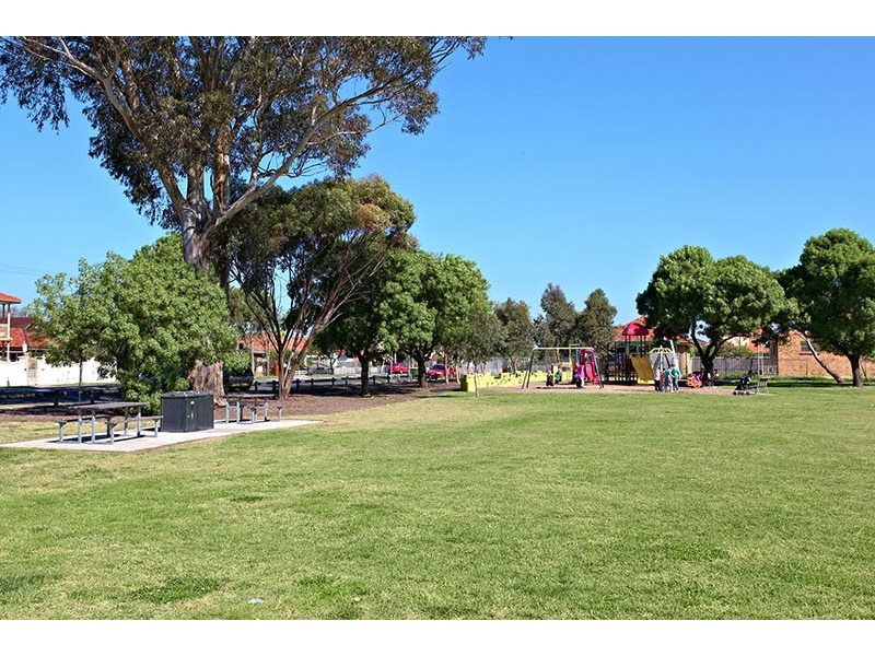 2/228 Cumberland Road, Pascoe Vale VIC 3044