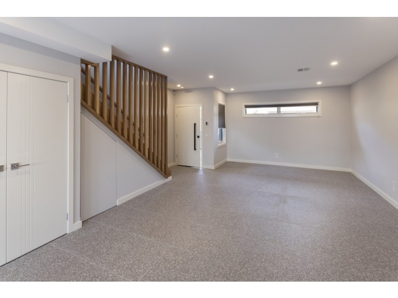 2/52 Warwick Road, Pascoe Vale VIC 3044