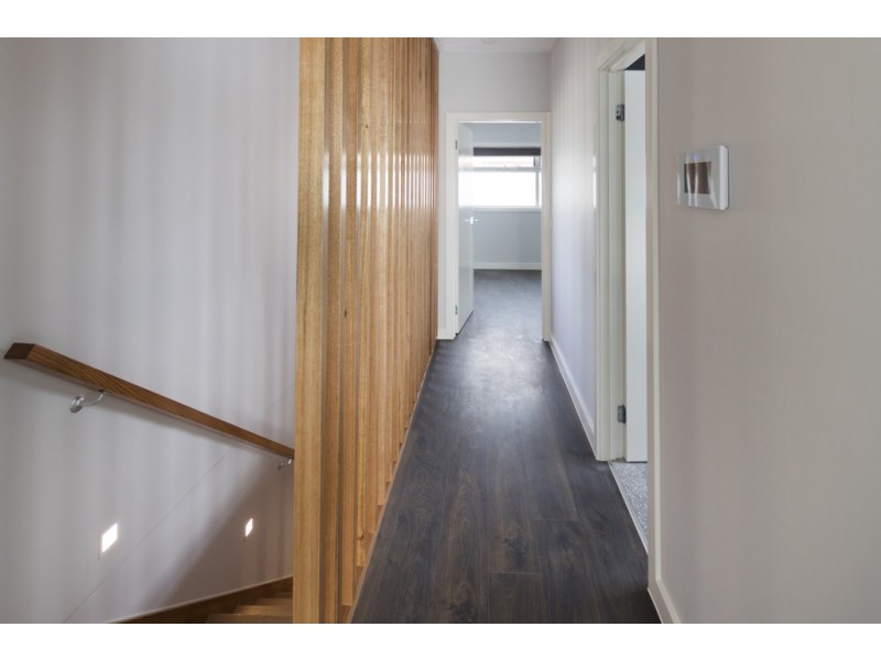 2/52 Warwick Road, Pascoe Vale VIC 3044
