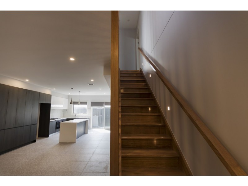2/52 Warwick Road, Pascoe Vale VIC 3044