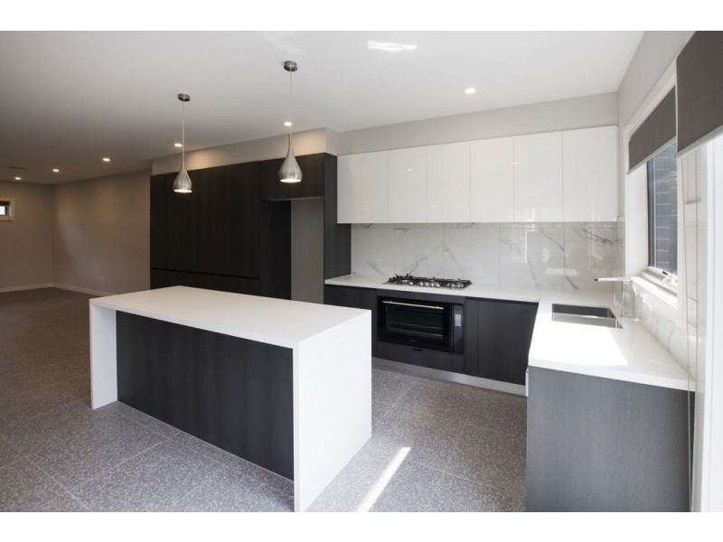 2/52 Warwick Road, Pascoe Vale VIC 3044
