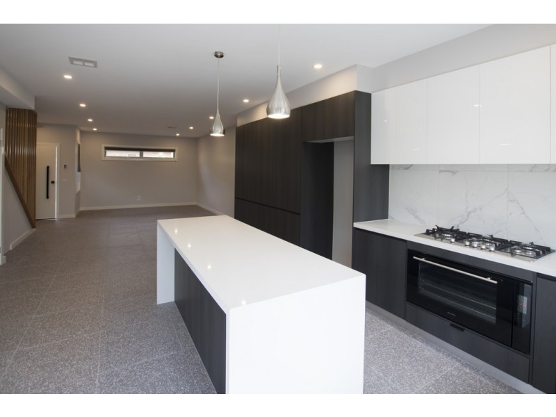 2/52 Warwick Road, Pascoe Vale VIC 3044