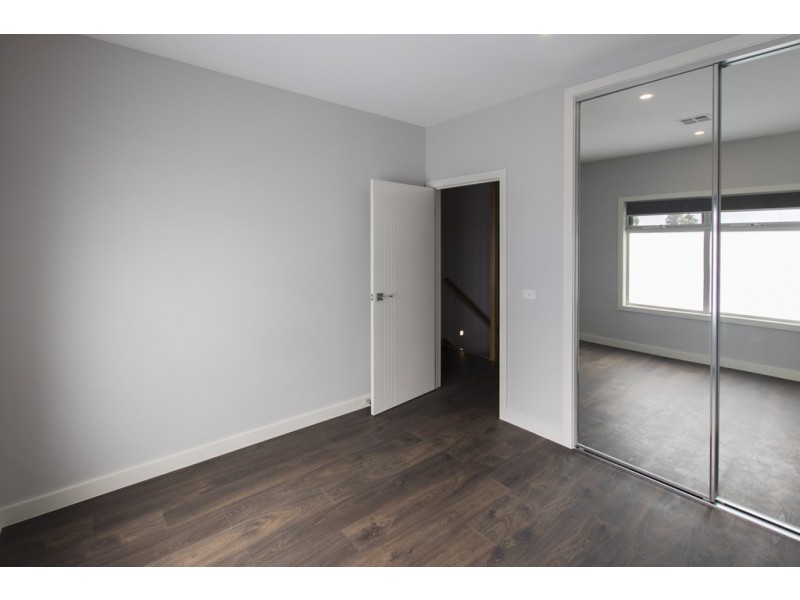 2/52 Warwick Road, Pascoe Vale VIC 3044