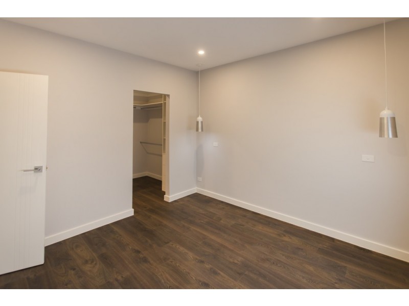 2/52 Warwick Road, Pascoe Vale VIC 3044
