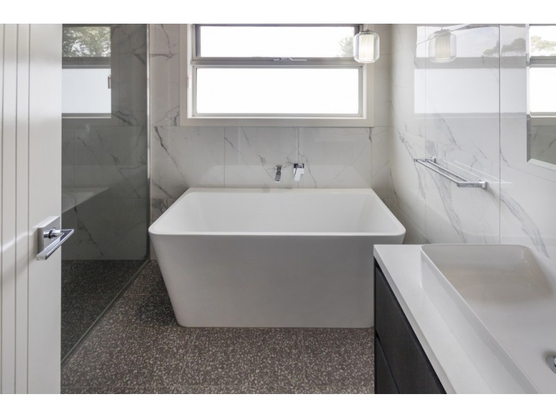 2/52 Warwick Road, Pascoe Vale VIC 3044