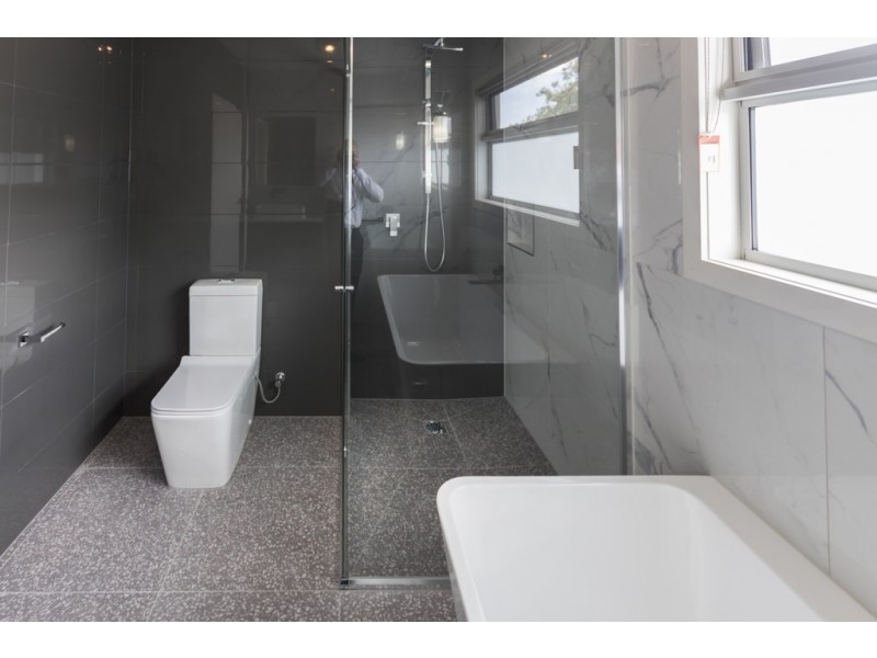 2/52 Warwick Road, Pascoe Vale VIC 3044
