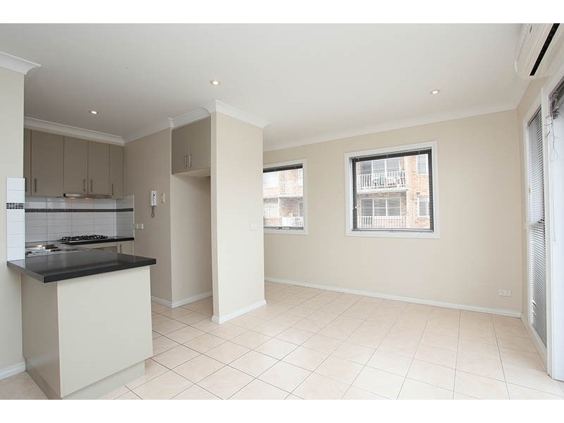 2/40 Holmes Street, Brunswick VIC 3056