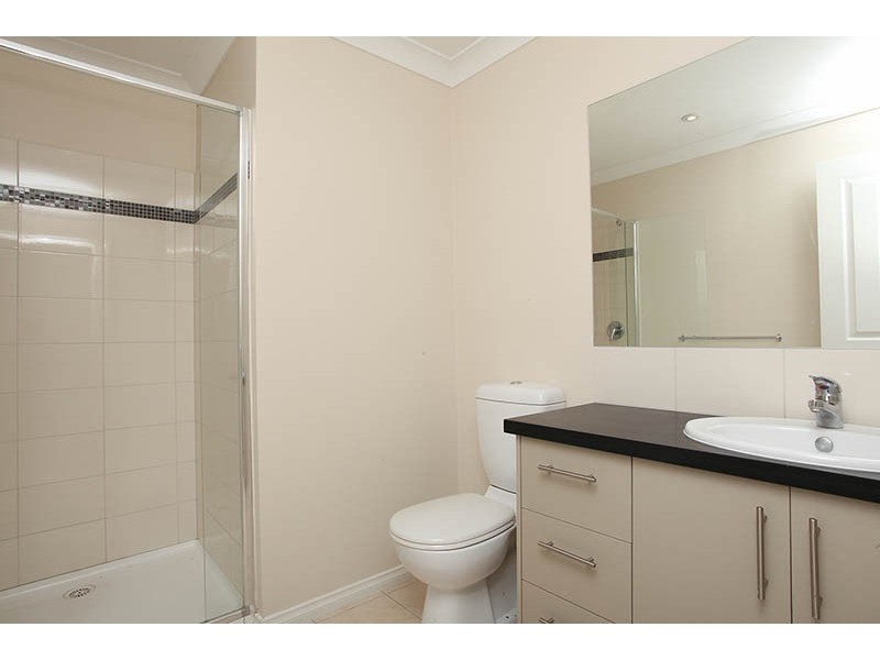 2/40 Holmes Street, Brunswick VIC 3056