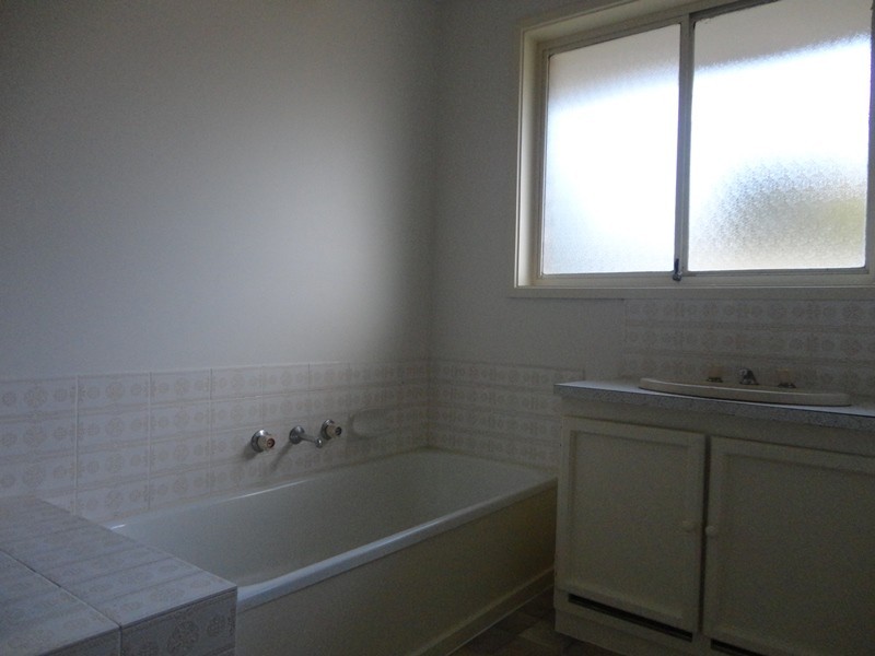 16 Licence Street, Diggers Rest VIC 3427