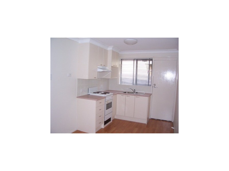 4/32 Irvine Crescent, Brunswick West VIC 3055