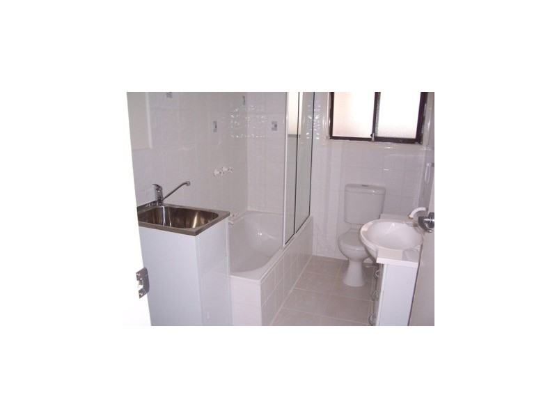 4/32 Irvine Crescent, Brunswick West VIC 3055