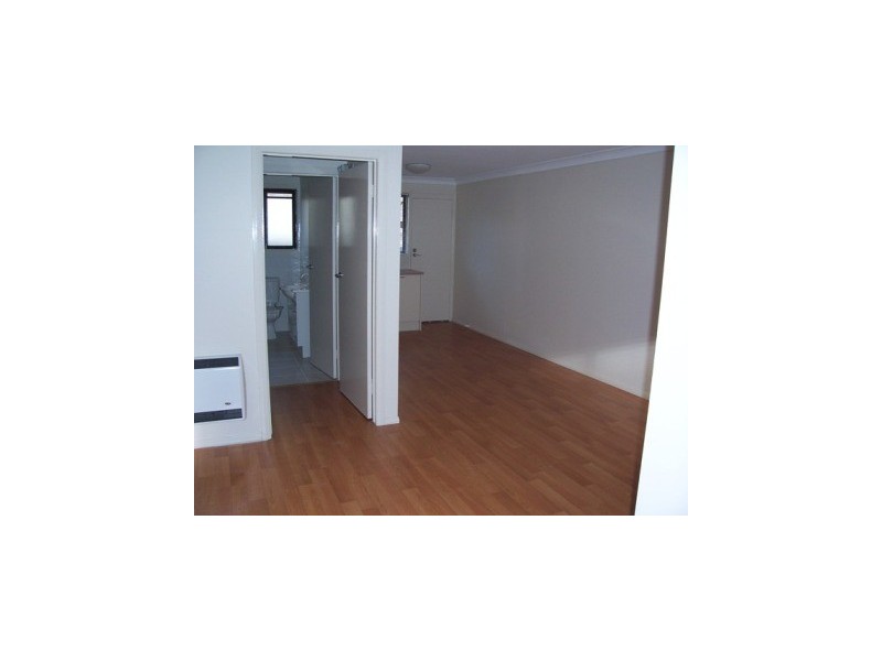 4/32 Irvine Crescent, Brunswick West VIC 3055