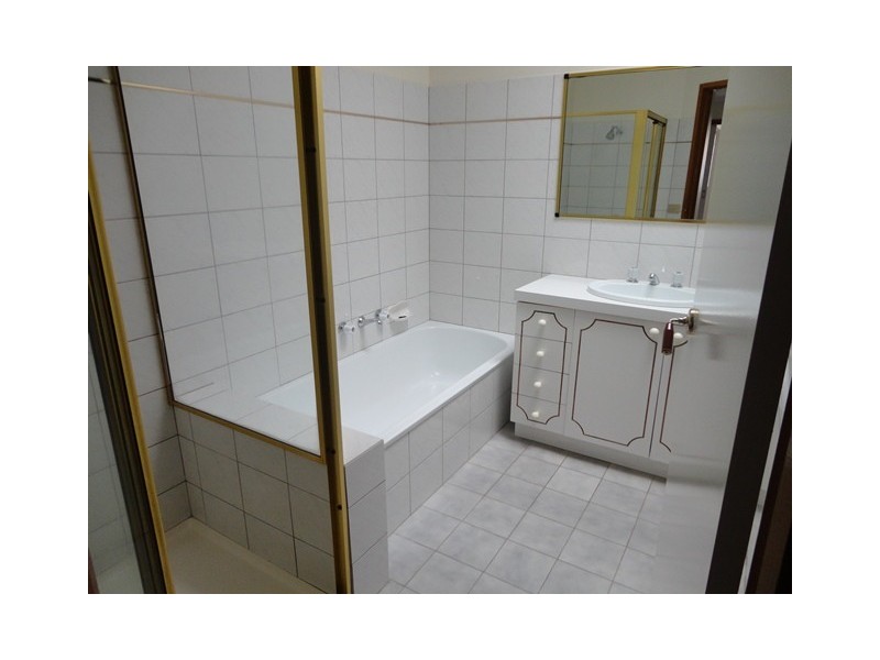 1/31 Nerissa Grove, Oak Park VIC 3046