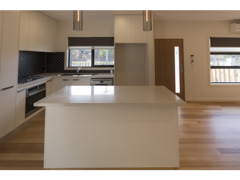 1/13 Rodney Avenue, Coburg VIC 3058