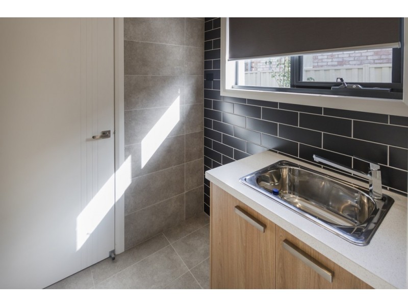 1/13 Rodney Avenue, Coburg VIC 3058