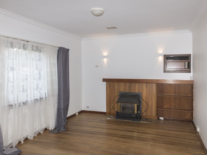 2 Brentwood Avenue, Pascoe Vale South VIC 3044