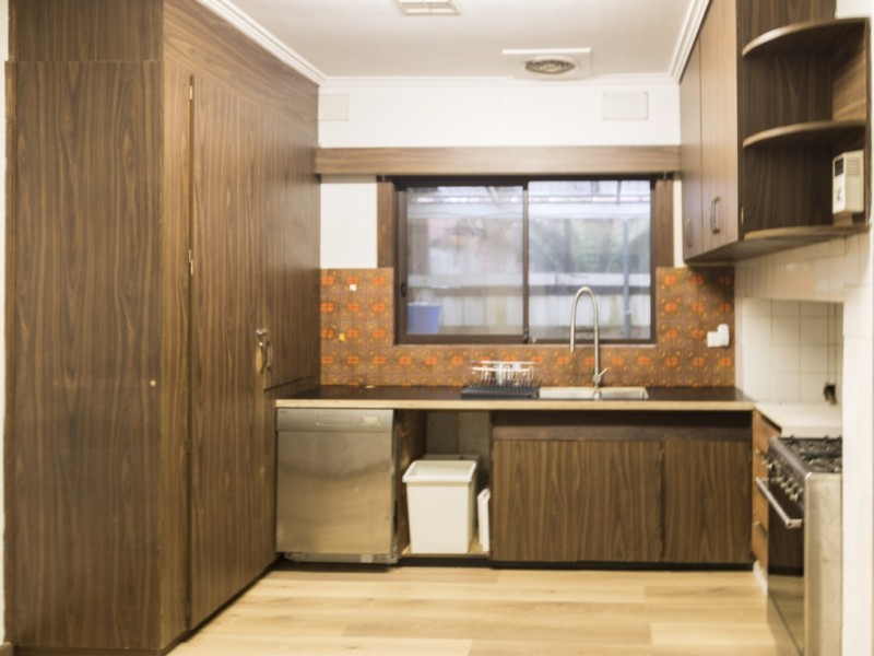 2 Brentwood Avenue, Pascoe Vale South VIC 3044