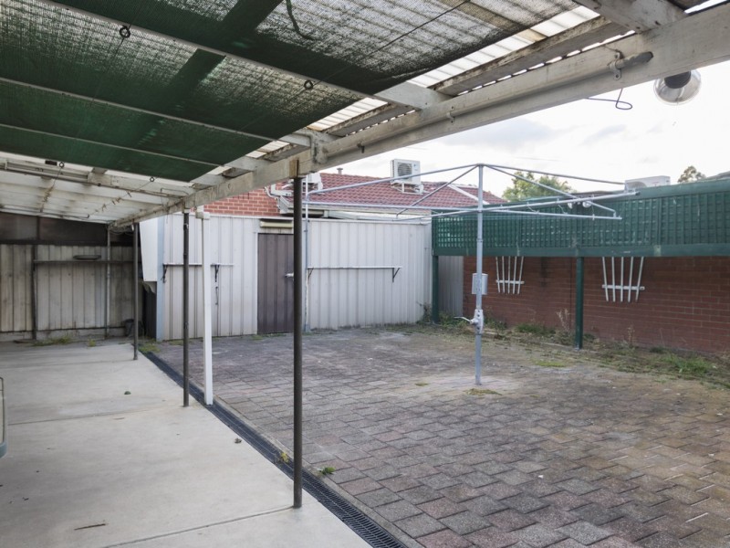 2 Brentwood Avenue, Pascoe Vale South VIC 3044