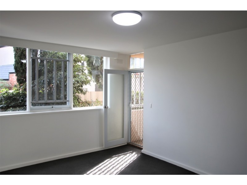 2/19 Lang Street, Carlton North VIC 3054